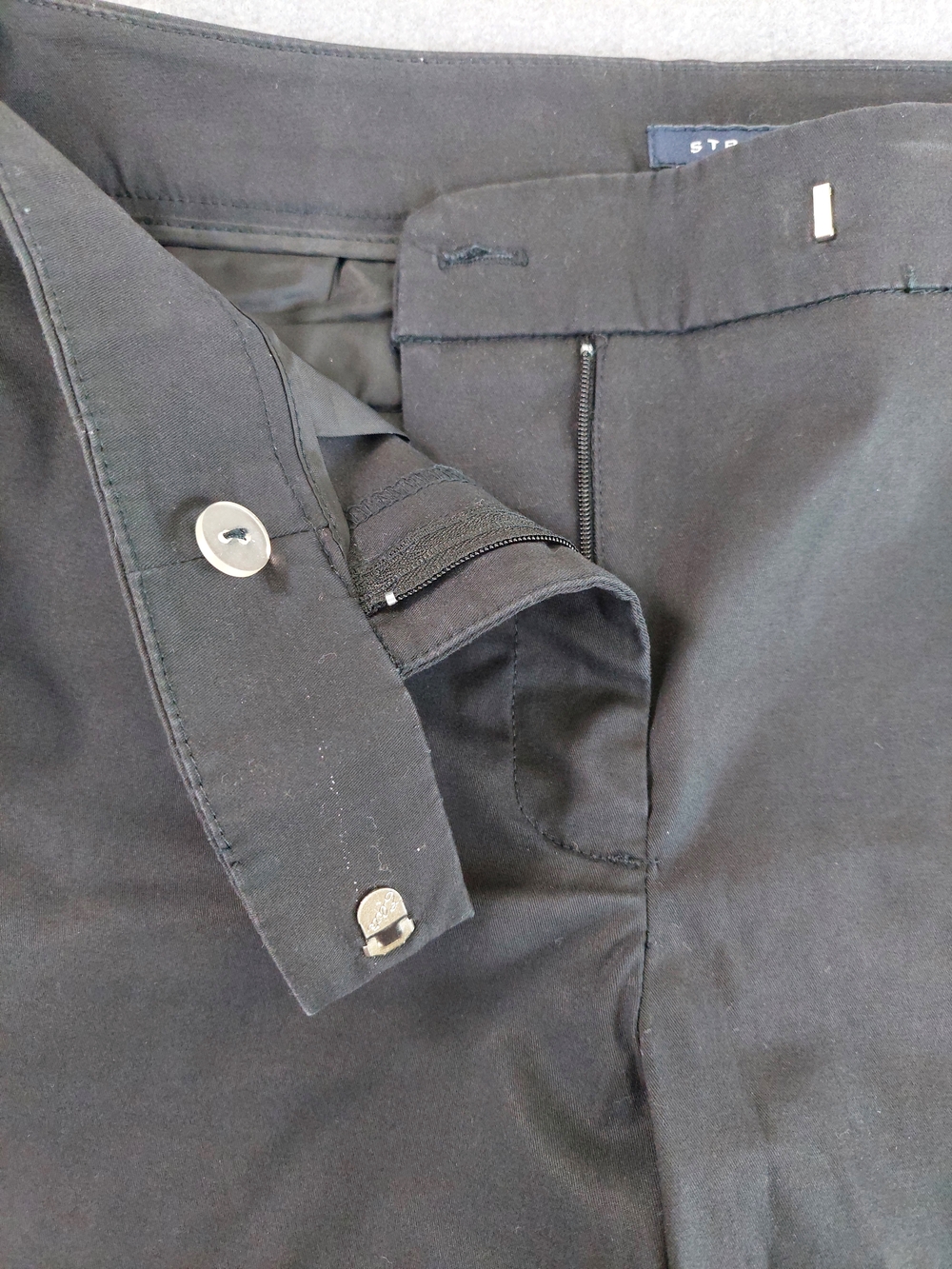 Jones New York Signature Black Stretch Bermuda Shorts Size 4 Minimalist Office - Picture 4 of 12